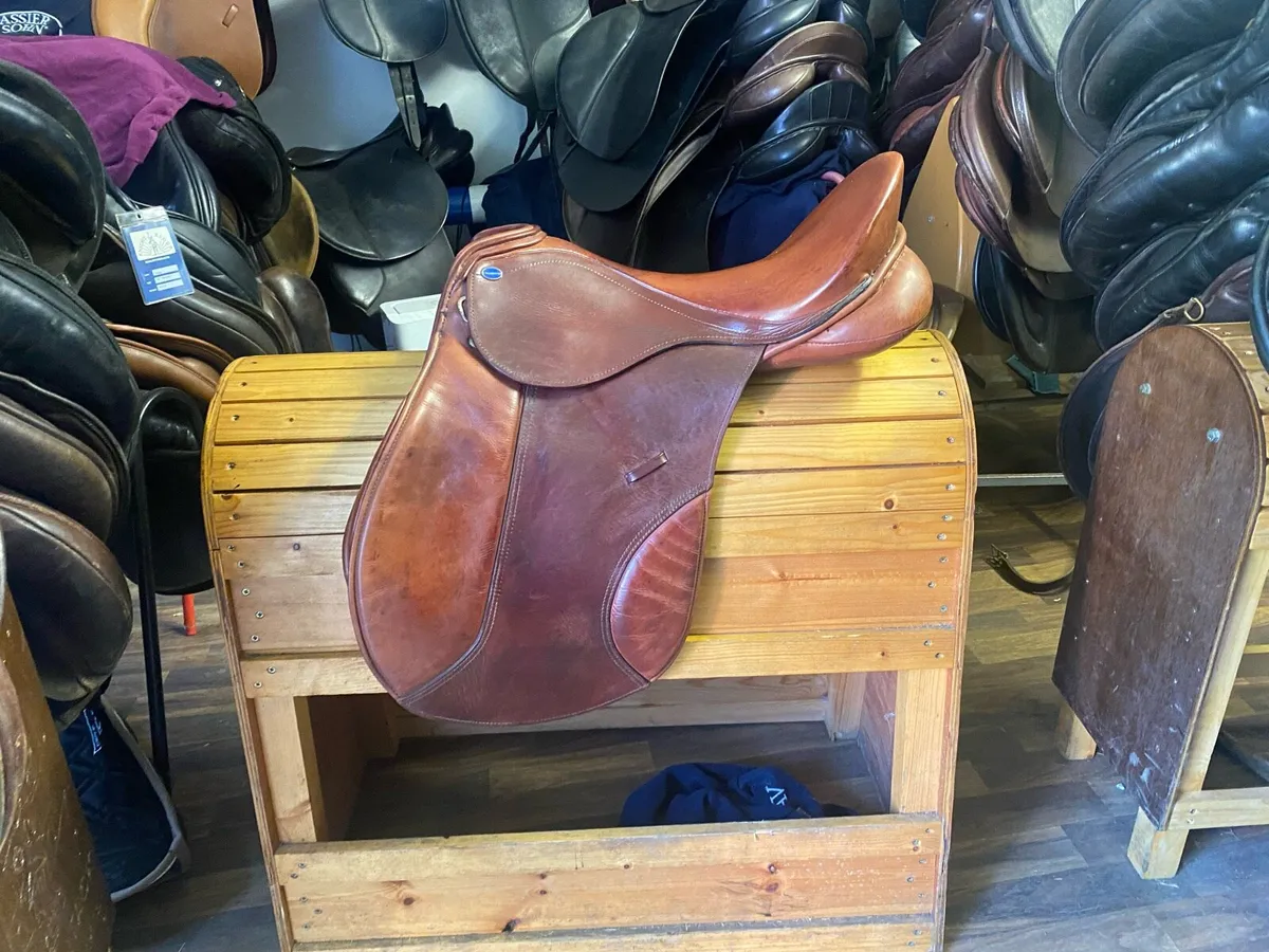 17.5” tan Leather general purpose saddle - Image 1