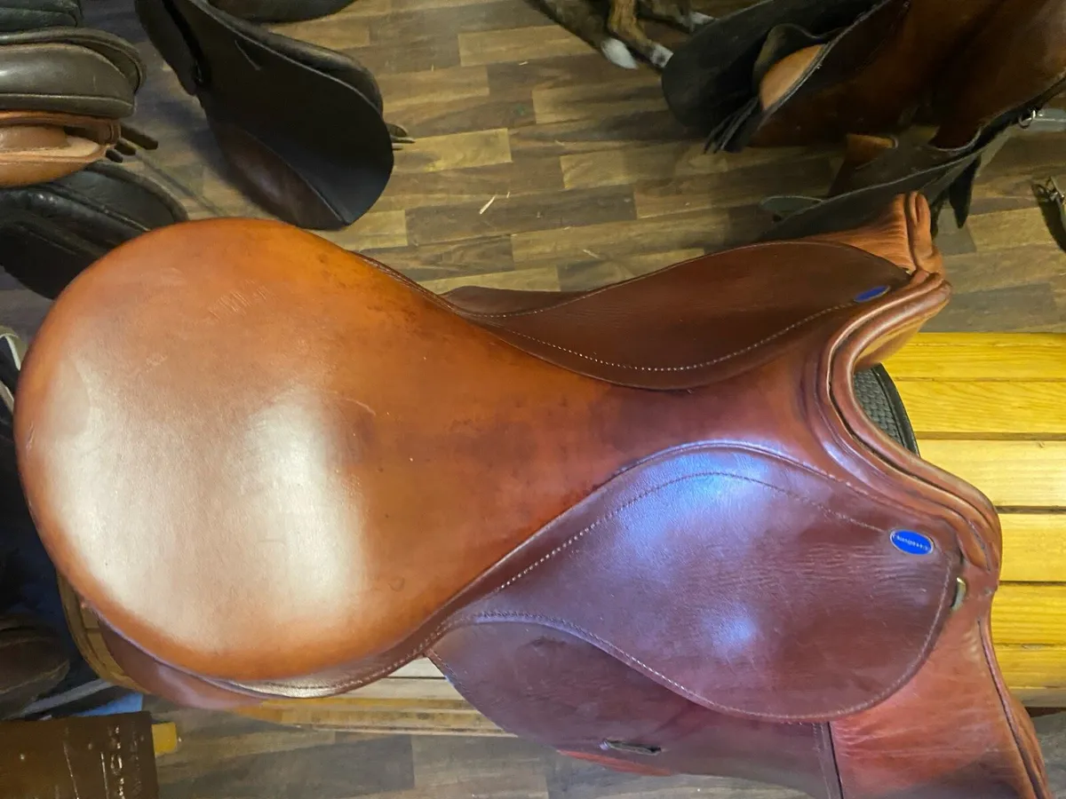 17.5” tan Leather general purpose saddle - Image 3