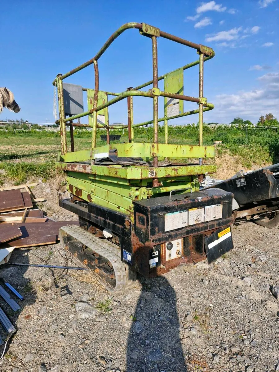 Track scissor lift - Image 2