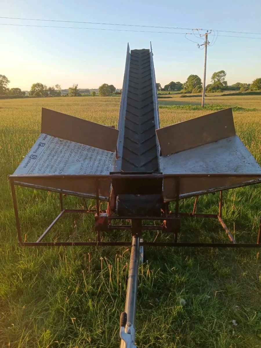 Turf conveyor - Image 1