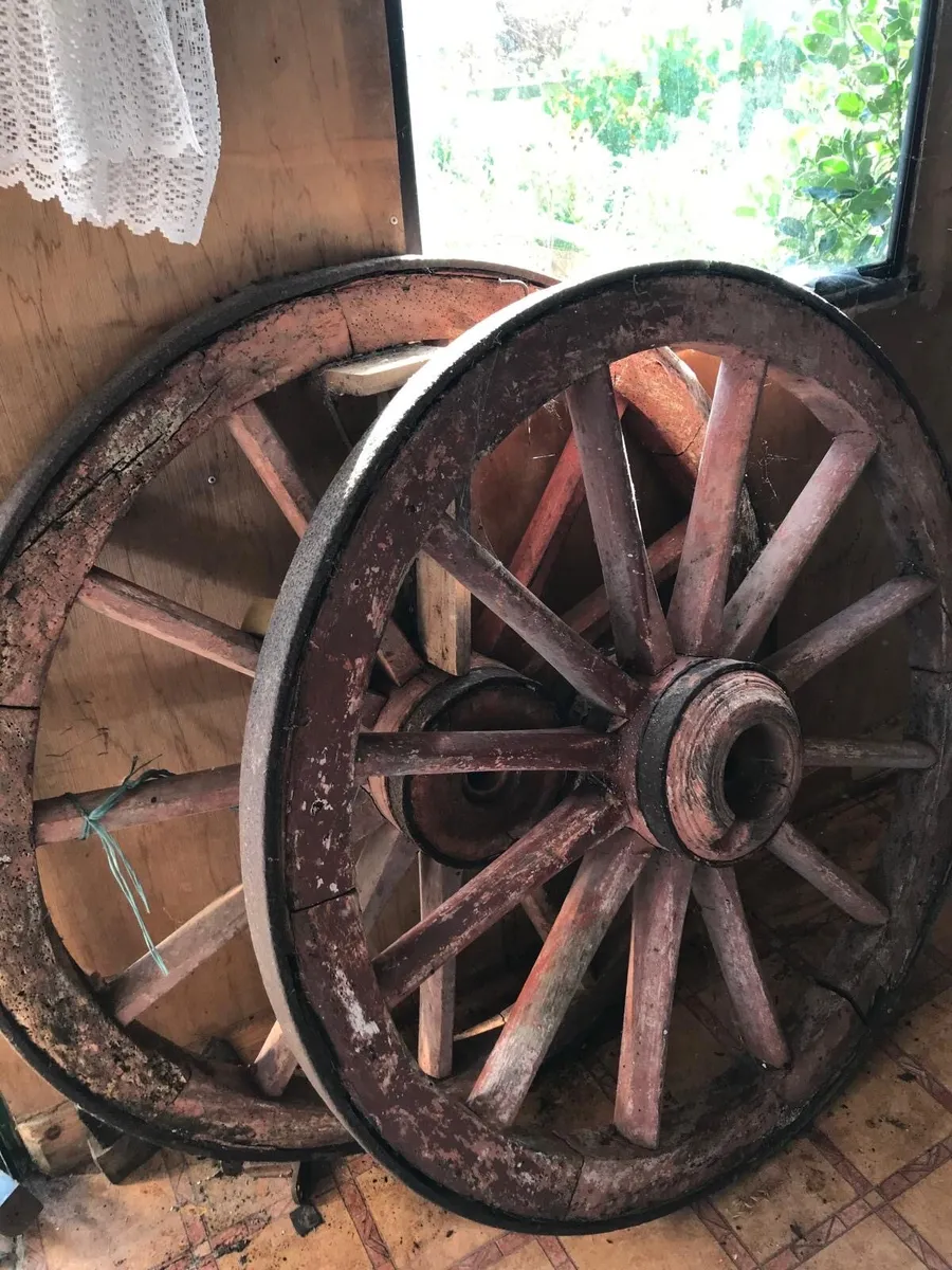 Old farm wheels - Image 3