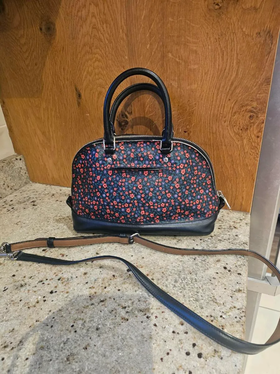Coach Leather Sierra Handbag- Very good condition - Image 3