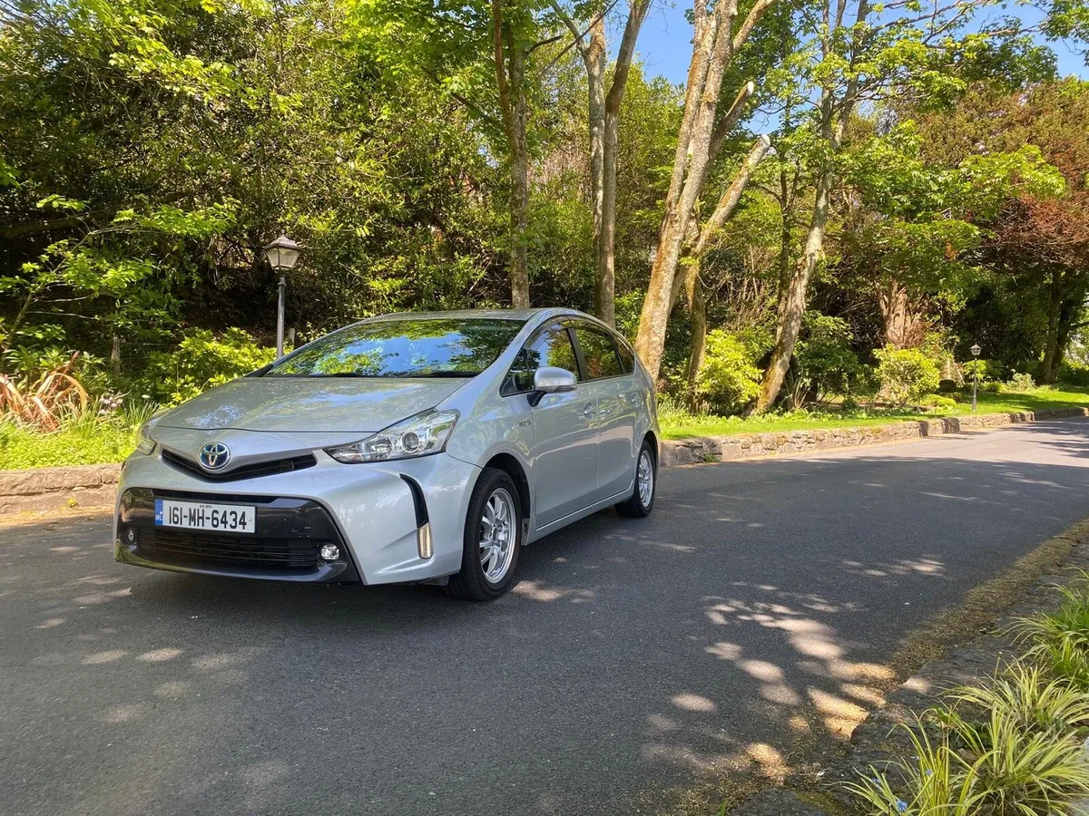 Toyota Prius 2016 - Image 2