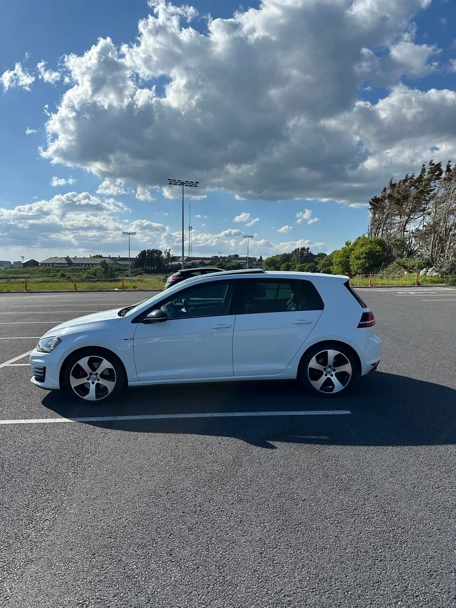 Volkswagen Golf GTI - Image 3