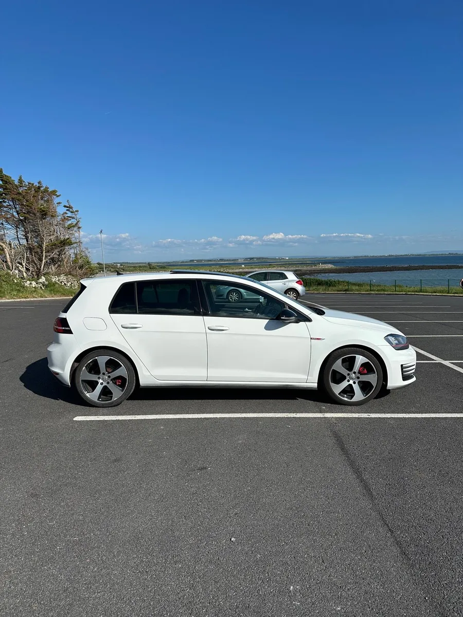Volkswagen Golf GTI - Image 4