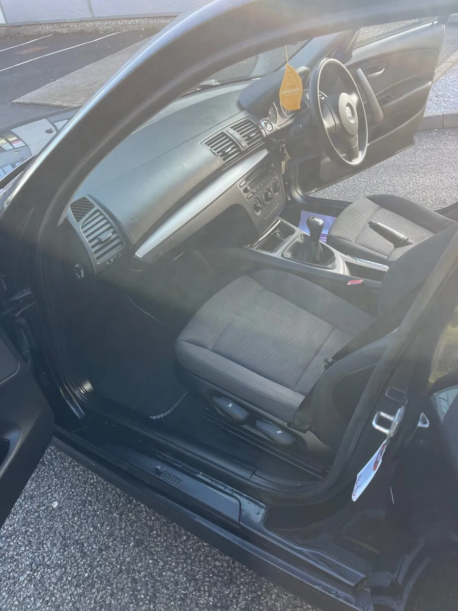 BMW 1-Series 2010 - Image 2