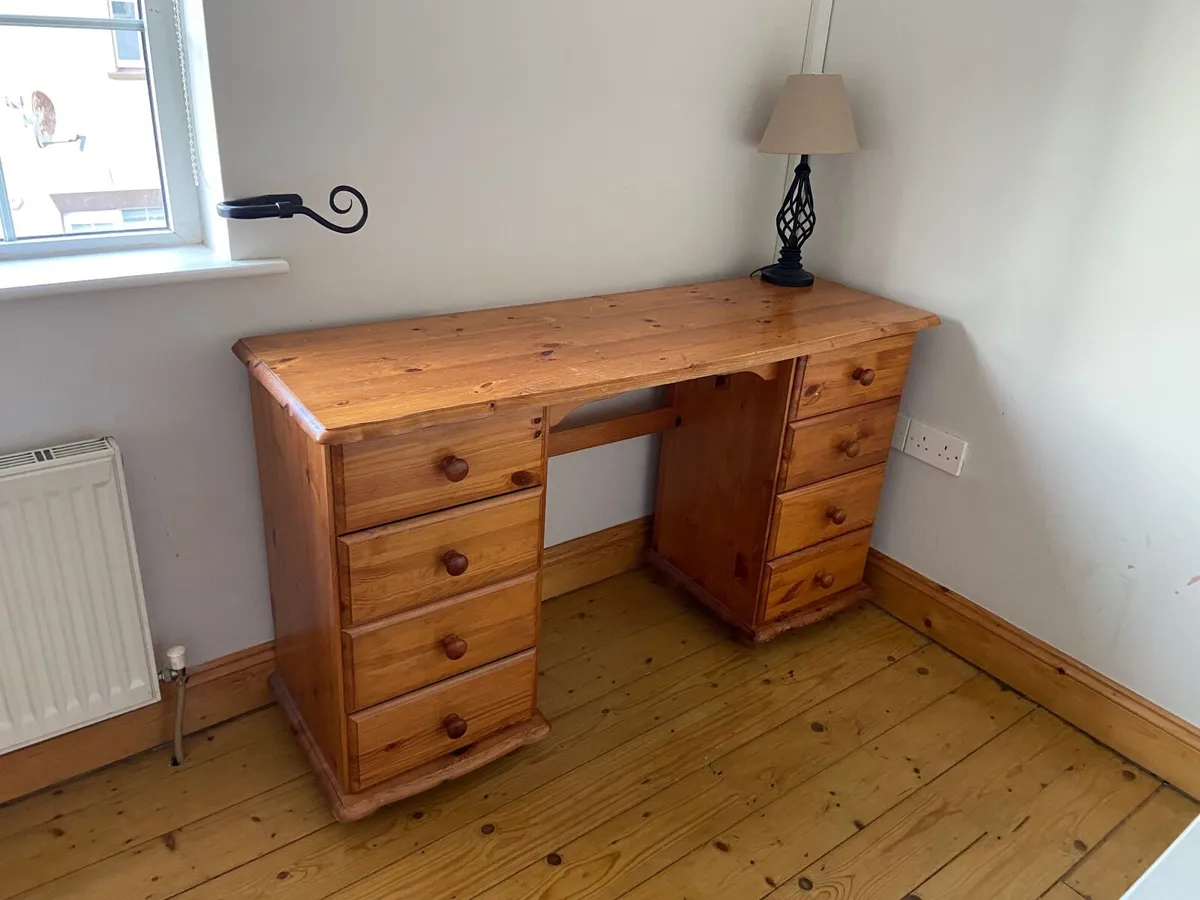 Dressing table