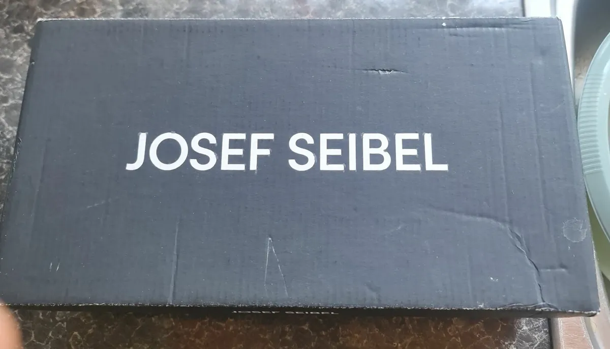 Mens sandals - Image 1