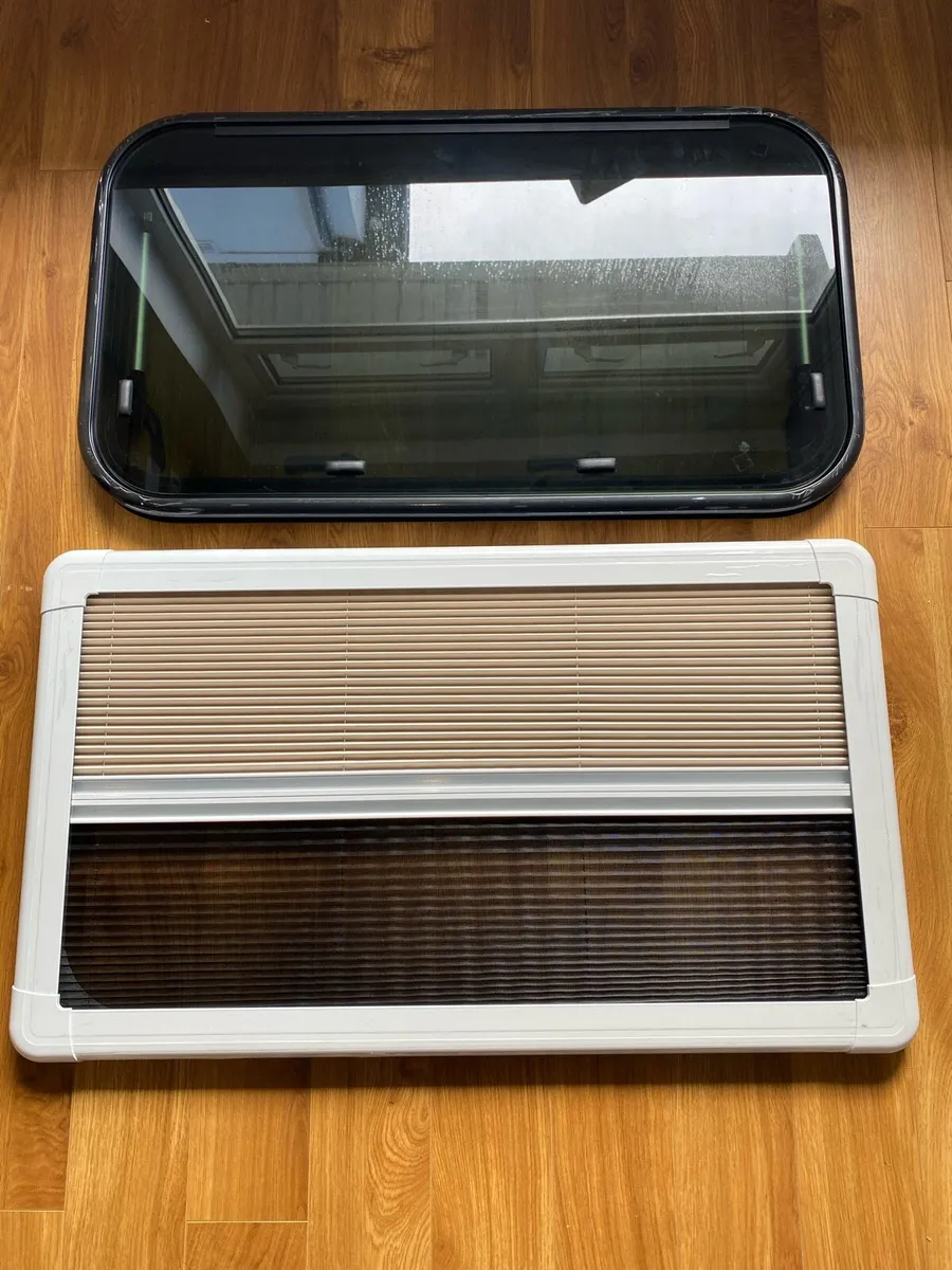 900X500 Push Out Window with Blinds and Fly Net - Image 2