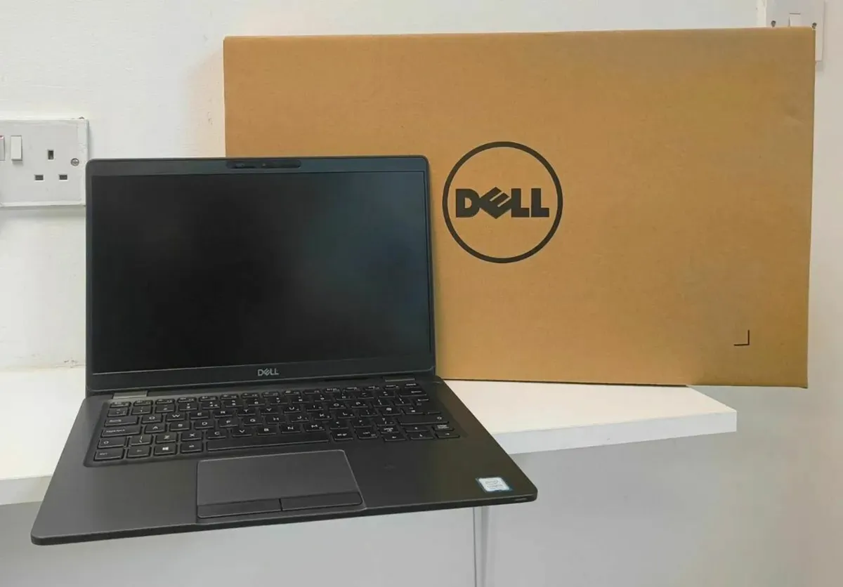 Dell 5300 Intel i5 16GB RAM 256GB SSD TouchScreen