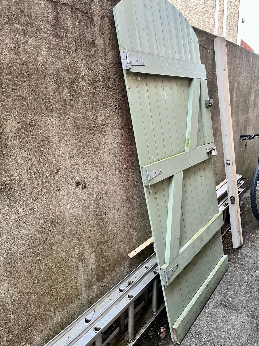 Side Gate - Image 2