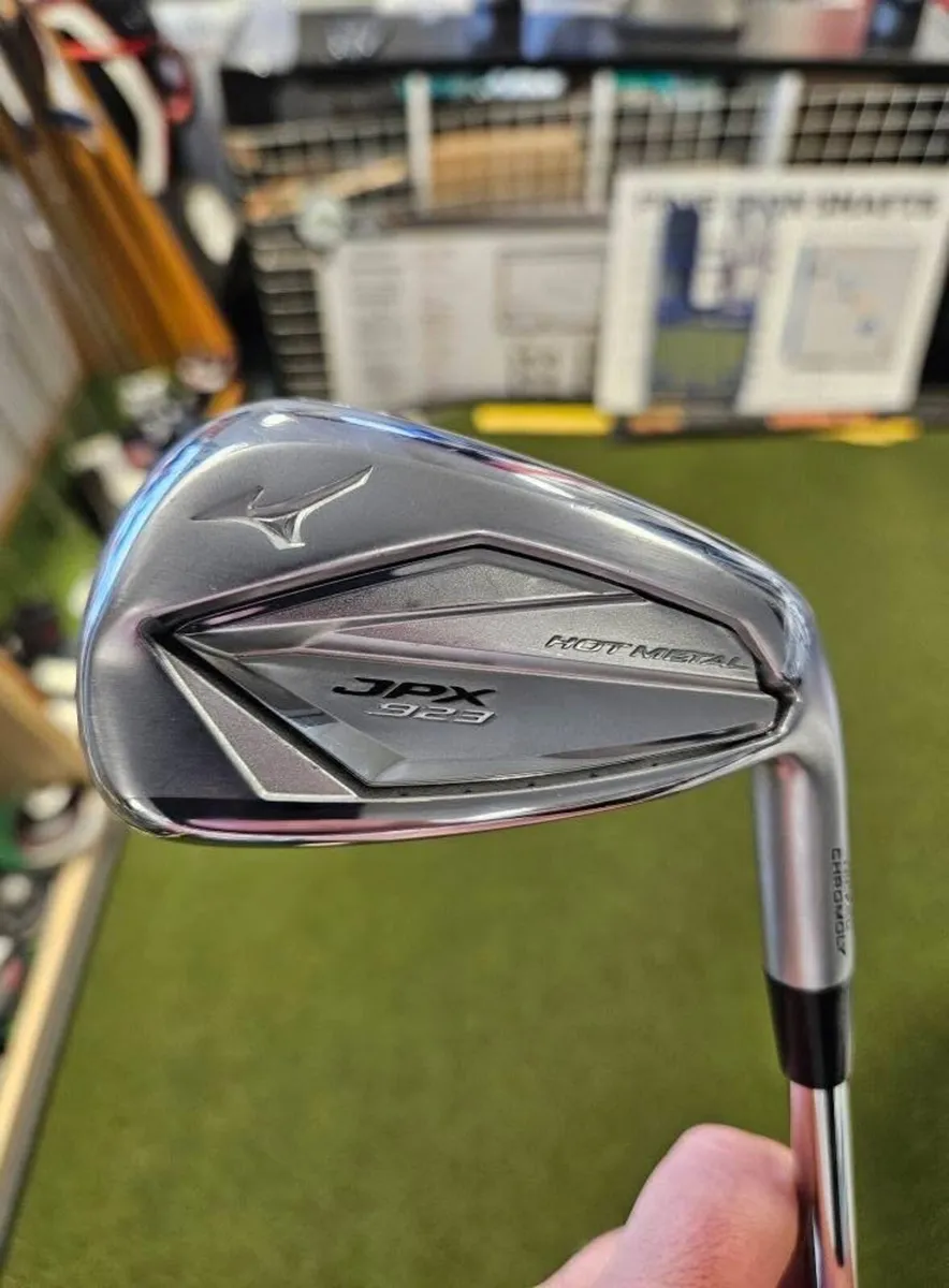 Mizuno Jpx923 Hot Metal Irons - Image 1