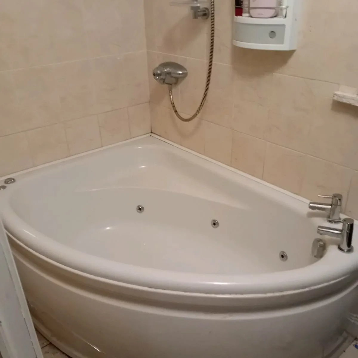 Jetstream corner bath - Image 1