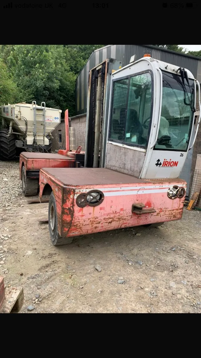 Side lift Forklift - Image 1