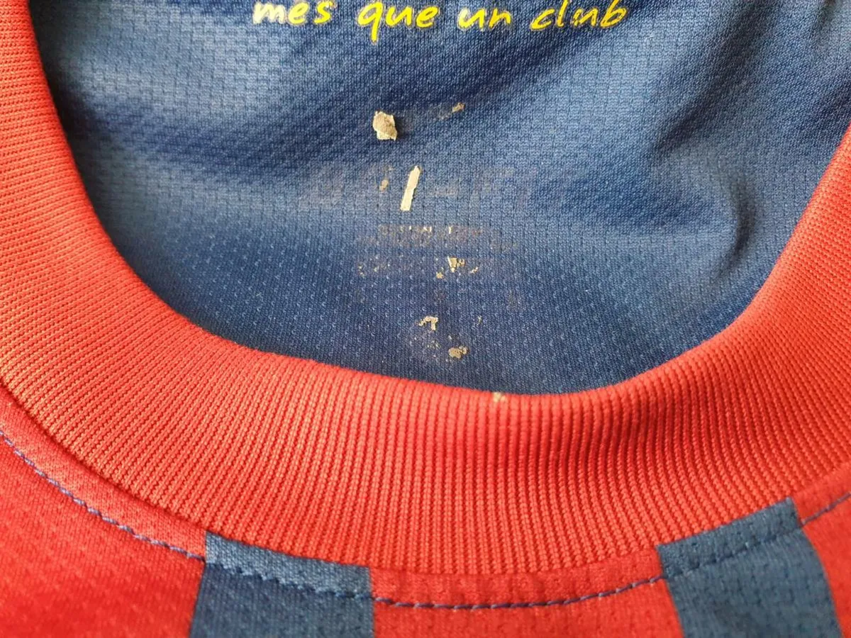Barcelona Football Club Home Jersey 2011 to 2012 L - Image 4