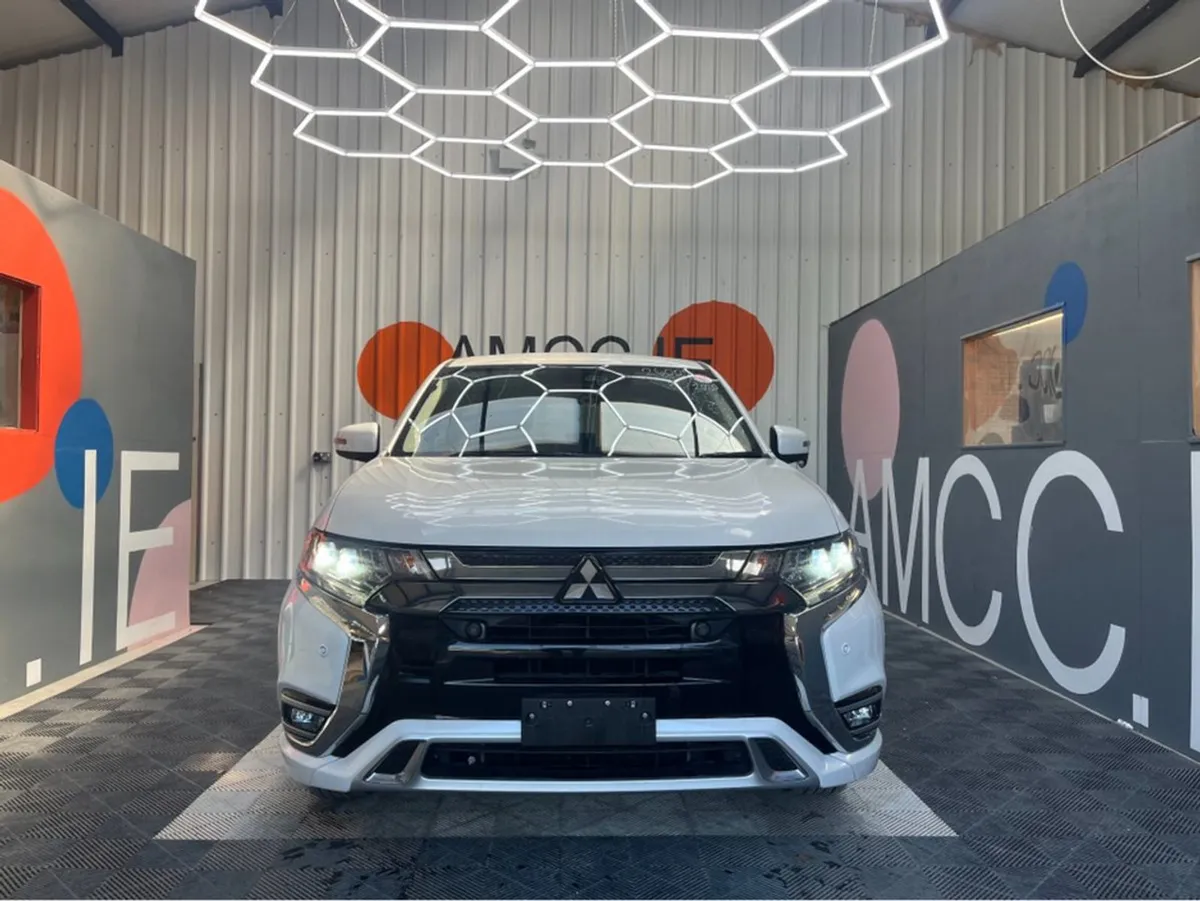 Mitsubishi Outlander 2.4 Hybrid / 71k KMs / Heate - Image 2