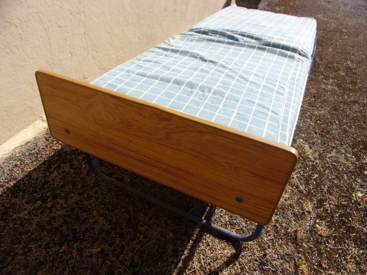 Single fold up bed - Image 2