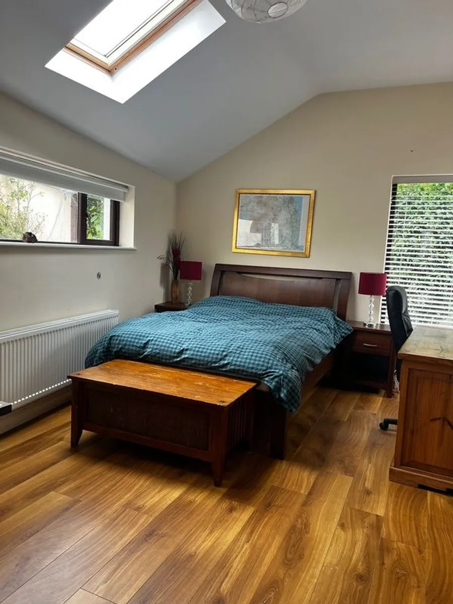 bed, 2 side lockers and chest of drawers - Image 1