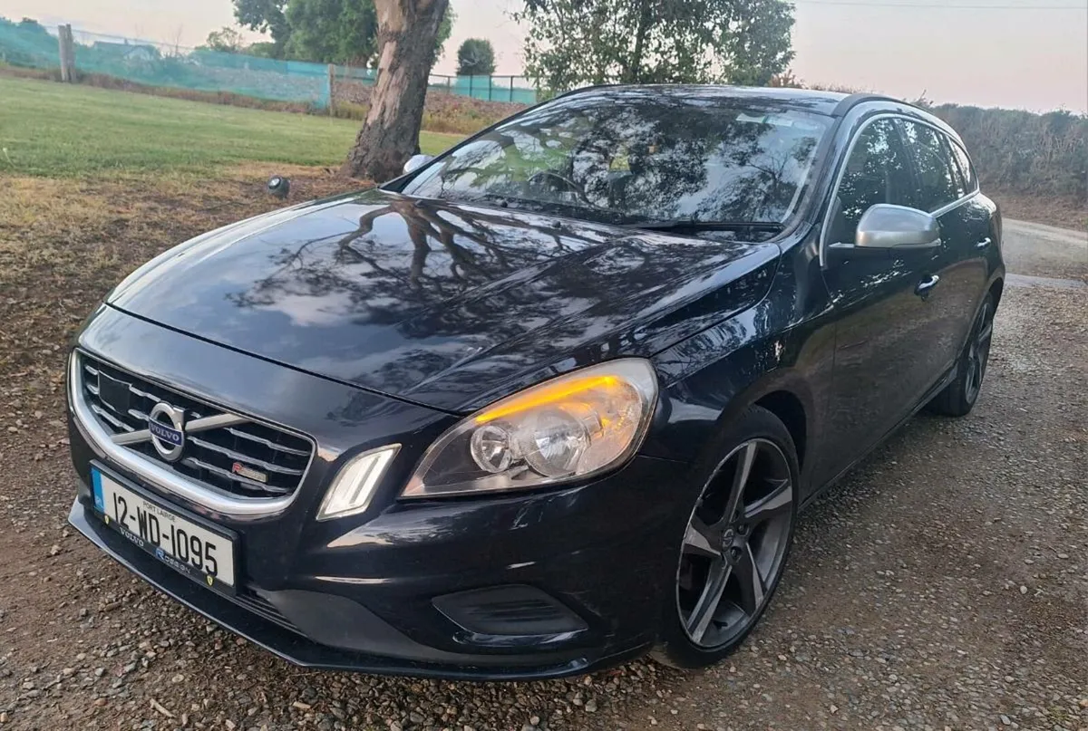 VOLVO V60 R-DESIGN TOURING 1.6 DIESEL - Image 1
