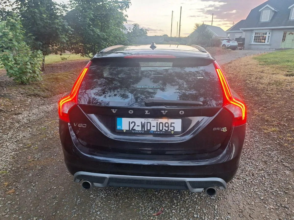 VOLVO V60 NCT 08/26 1.6 DIESEL - Image 4