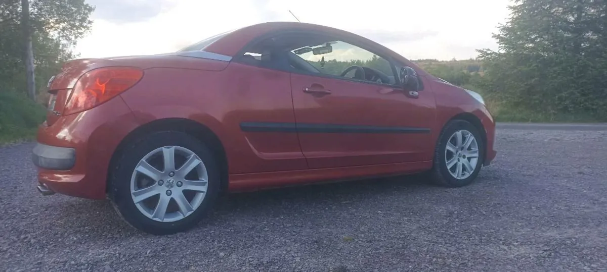 Peugeot 207 CC convertible - Image 4