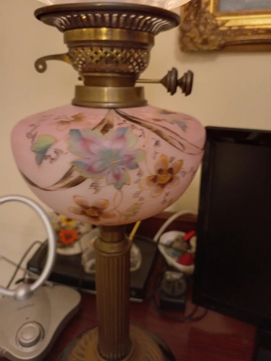 Old oil lamp - Image 2