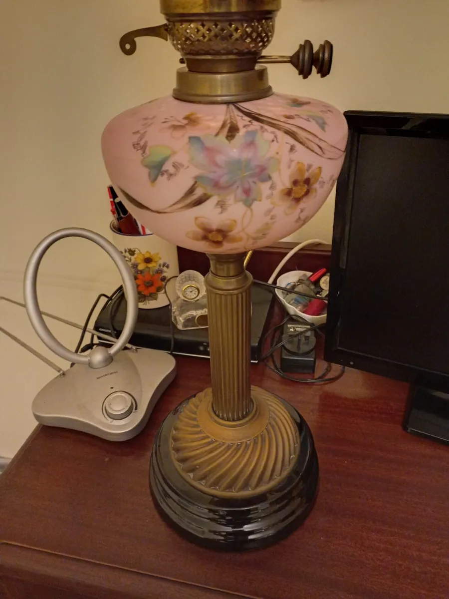 Old oil lamp - Image 4