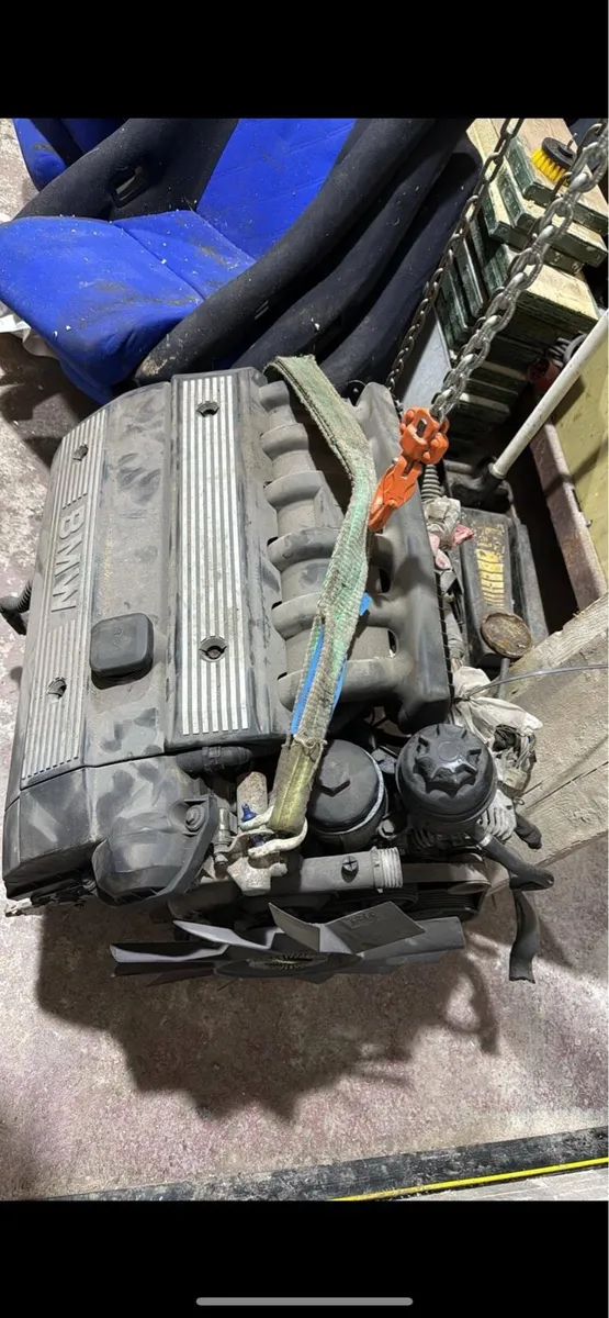 BMW m52 B25 Engine