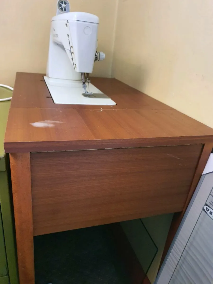 Singer sewing centre - machine and table - Image 4
