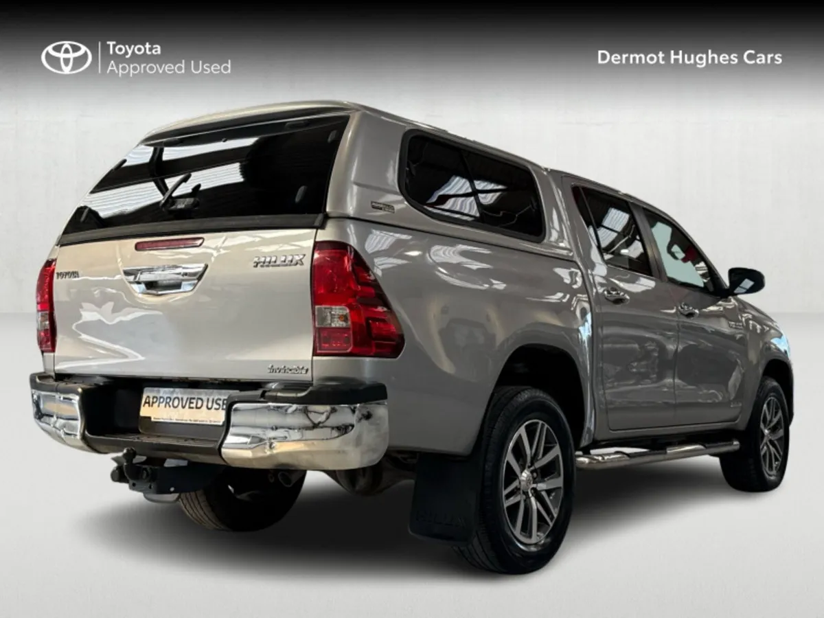 Toyota Hilux 2.4 INVINCIBLE AWD D-4D D D/C 4DR - Image 2