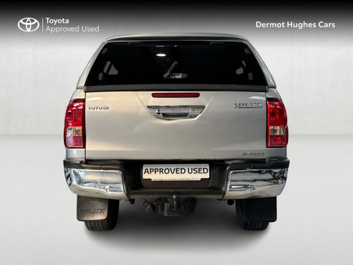 Toyota Hilux 2.4 INVINCIBLE AWD D-4D D D/C 4DR - Image 4