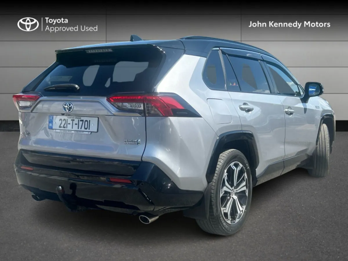 Toyota RAV4 PLUG-IN SPORT - Image 2