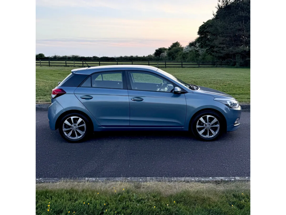 Hyundai i20 ACTIVE DELUXE 5DR - Image 3