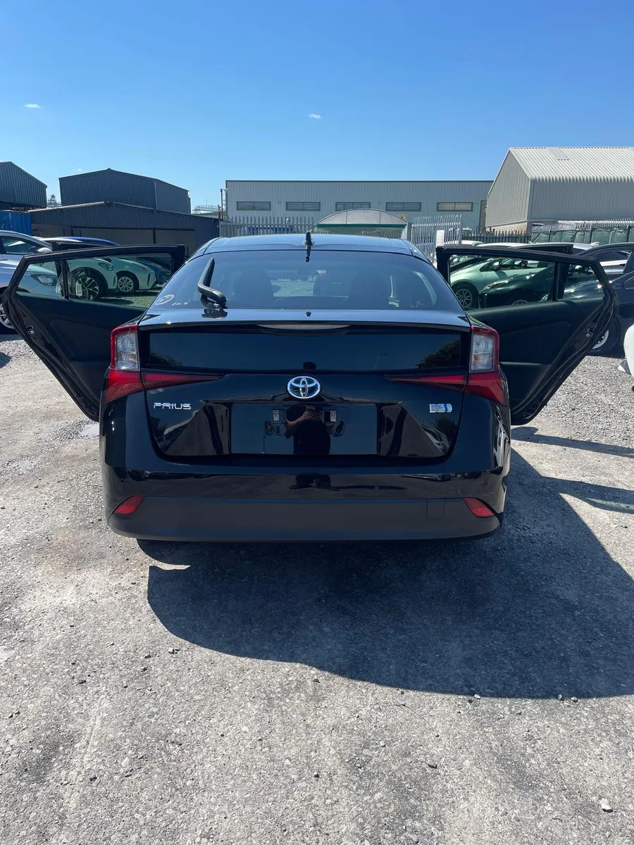 2022 Toyota Prius Hybrid Automatic LOW MILEAGE - Image 3