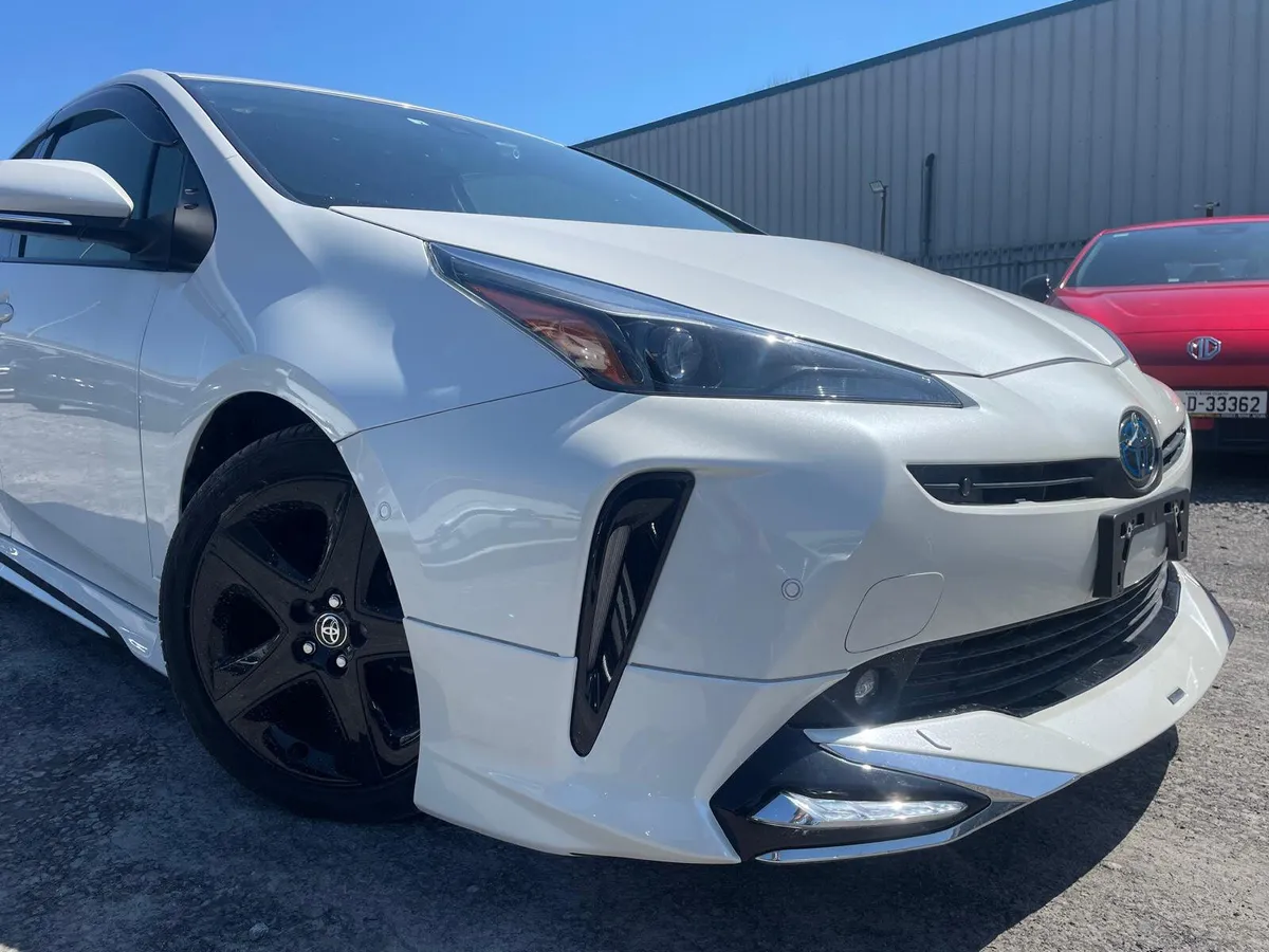 2022 Toyota Prius Self Charge Hybrid Auto LEATHER - Image 2