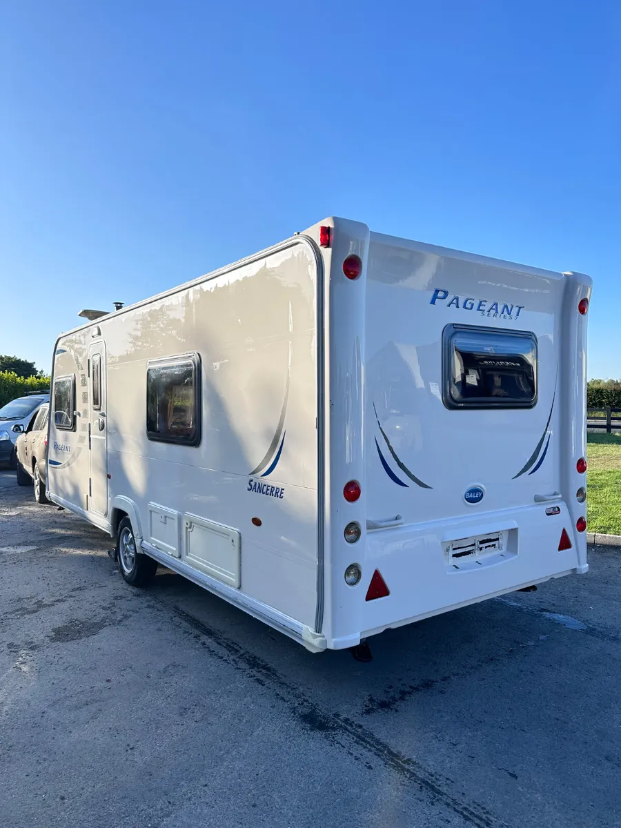 ✨BARGAIN BAILEY PAGEANT 4 BERTH FIXED BED ✨ - Image 2