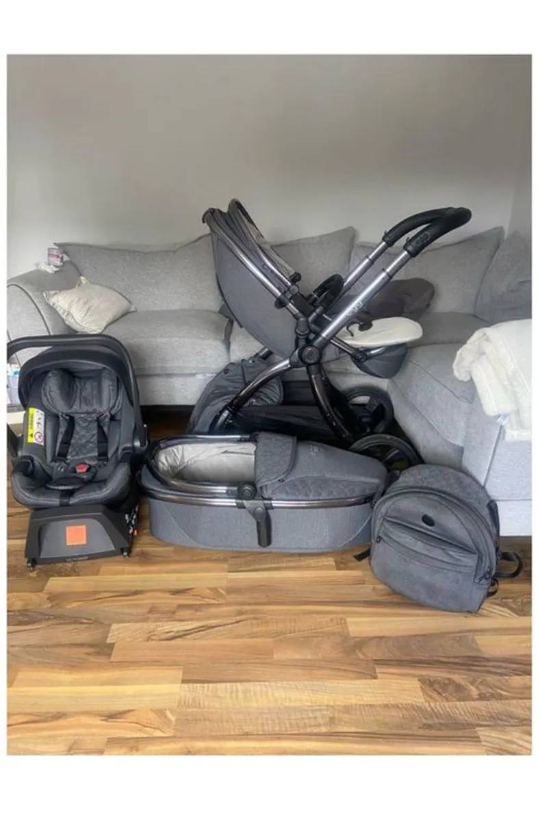 Full Egg2 Pram Bundle - Image 1