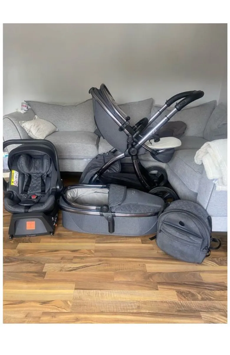 Full Egg2 Pram Bundle - Image 3