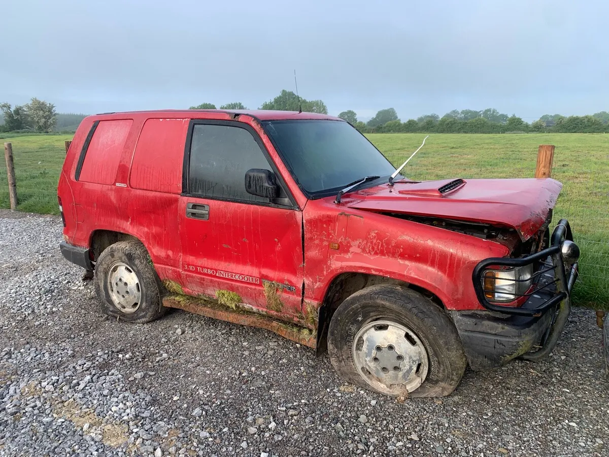 Isuzu Trooper - Image 1