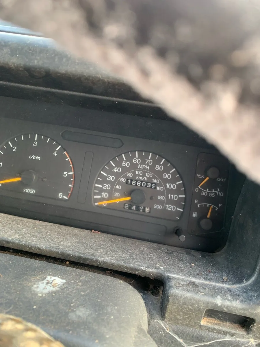 Isuzu Trooper - Image 2