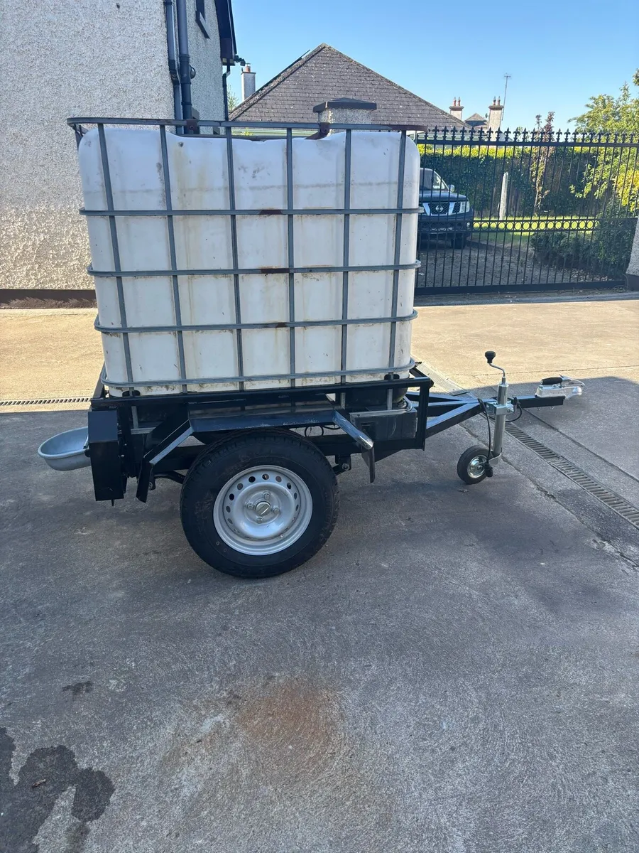IBC trailer with drinker - Image 1
