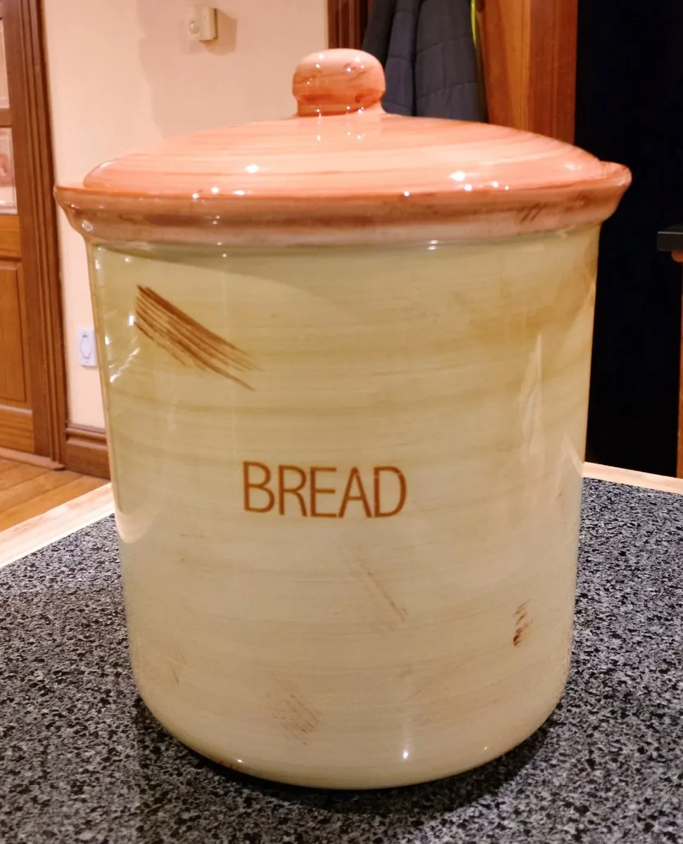 YELLOW & ORANGE BREAD BIN. - Image 1