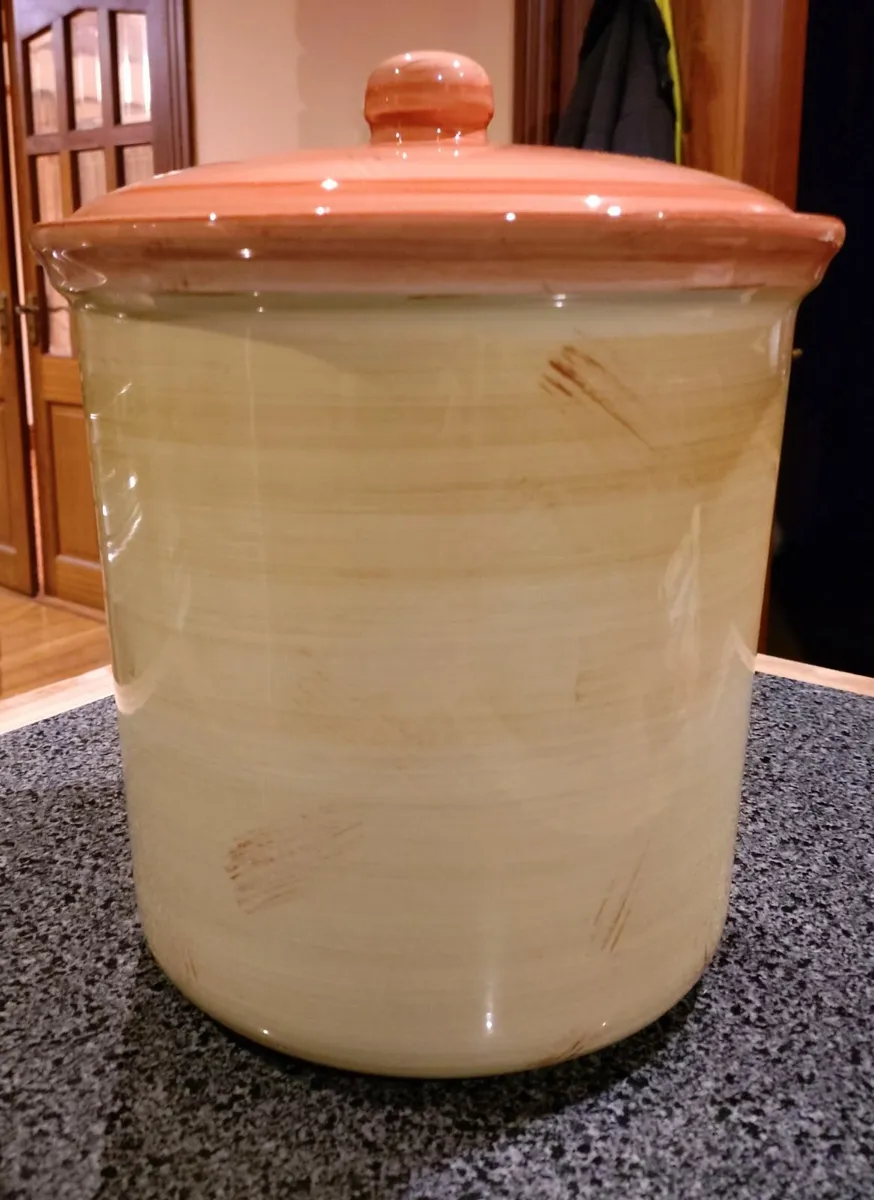 YELLOW & ORANGE BREAD BIN. - Image 2