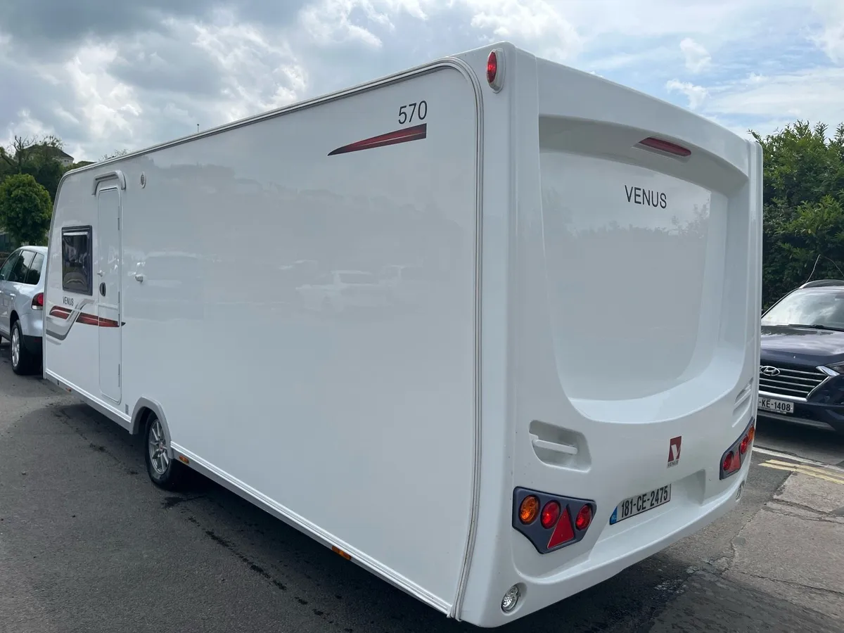 Lunar Venus 570 fixed lsland bed - Image 1