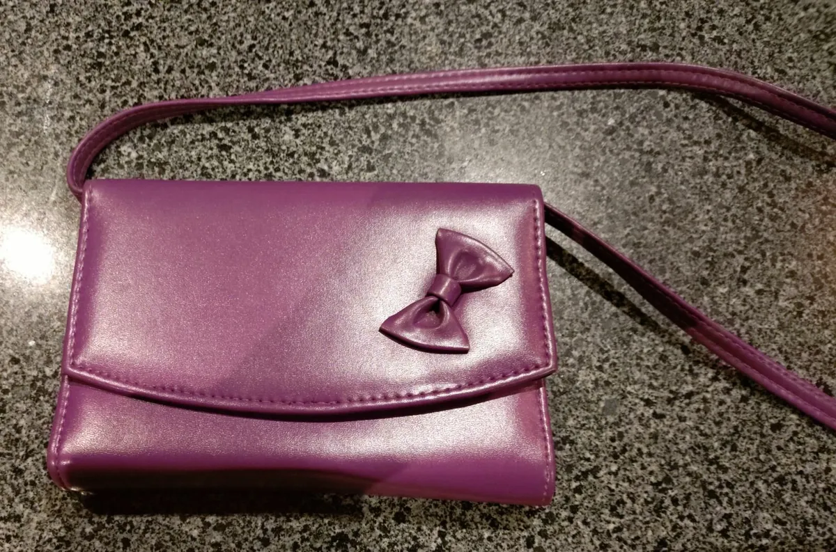 LADIES HANDBAGS (USED). - Image 2