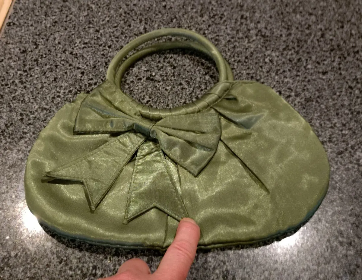 LADIES HANDBAGS (USED). - Image 4