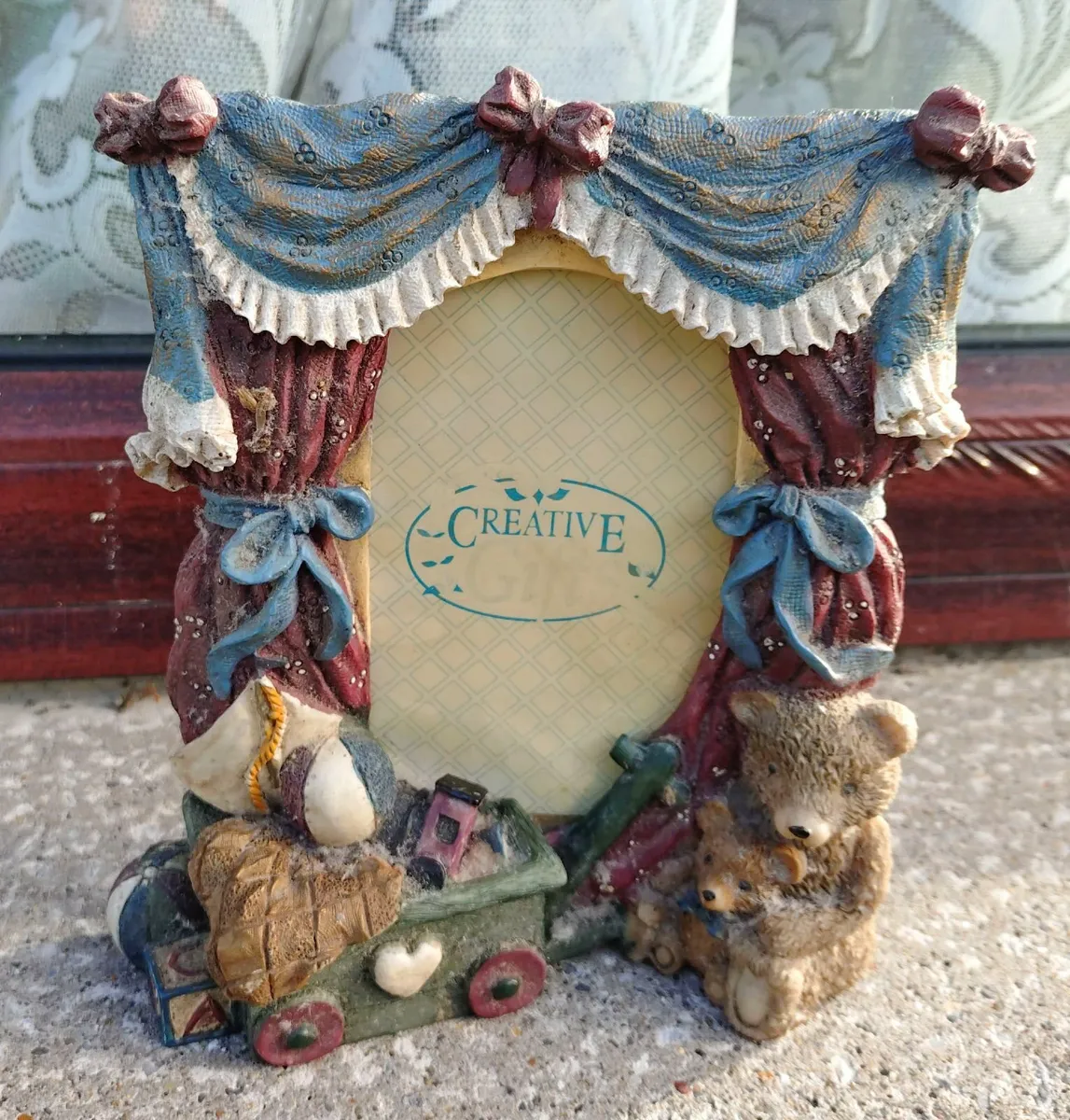 SMALL PHOTO FRAME FOR KIDS PHOTO (USED).