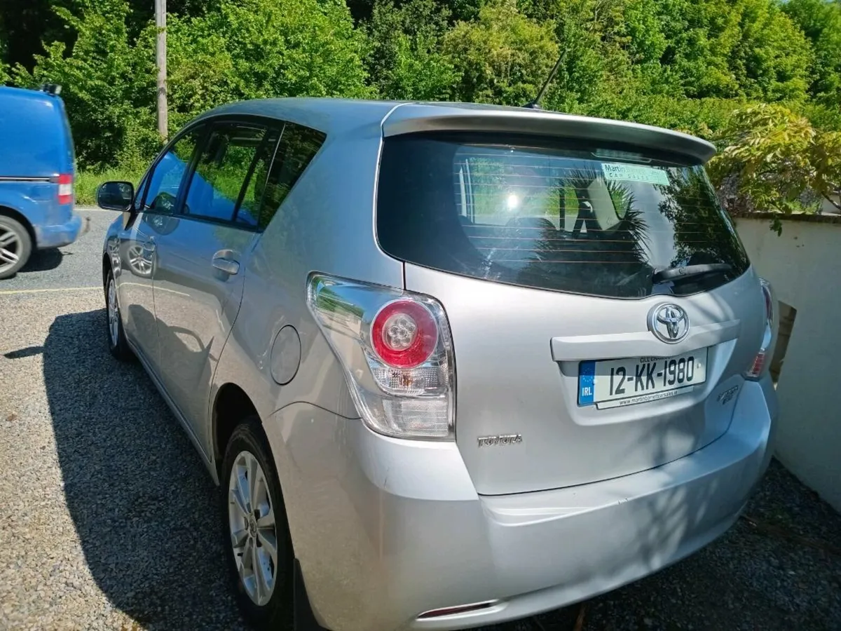 12 Toyota verso 2 lit New Nct only 206 km 7 seats - Image 4