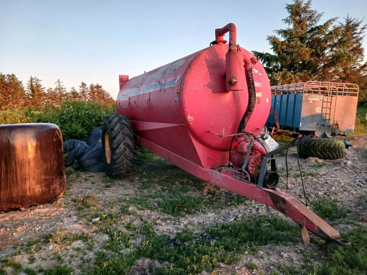 HiSpec 1600 slurry tank and Khun Mower - Image 1