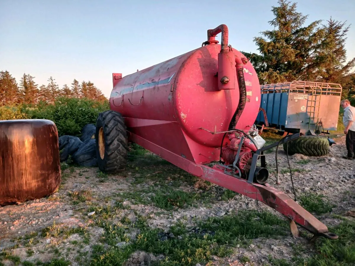 HiSpec 1600 slurry tank and Khun Mower - Image 3